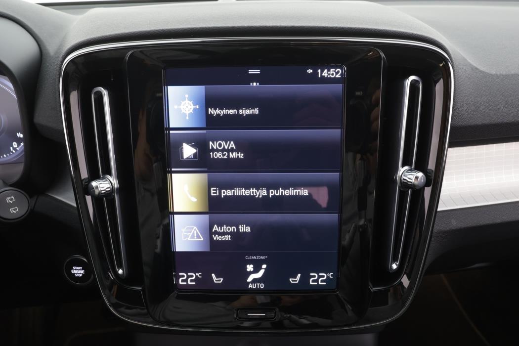 VOLVO XC40 2023