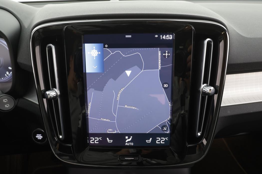 VOLVO XC40 2023