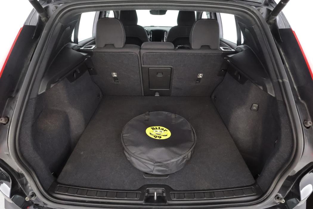 VOLVO XC40 2023