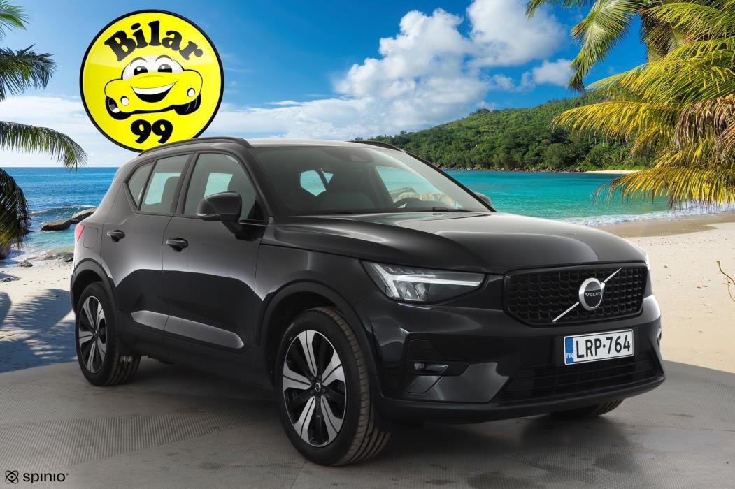 VOLVO XC40 2023