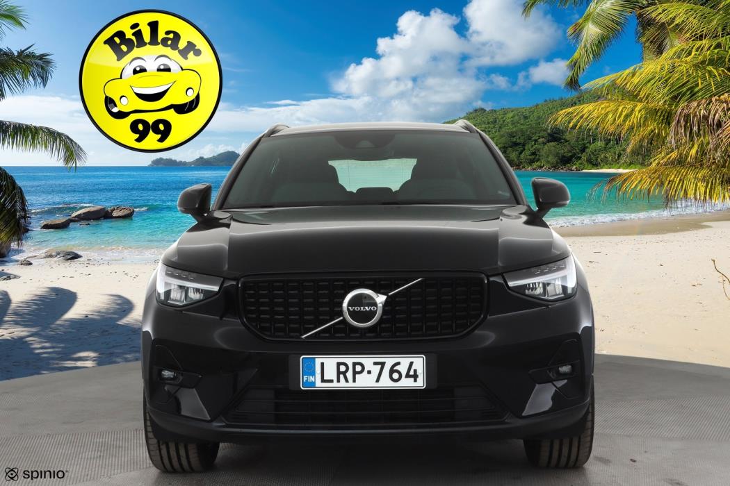 VOLVO XC40 2023