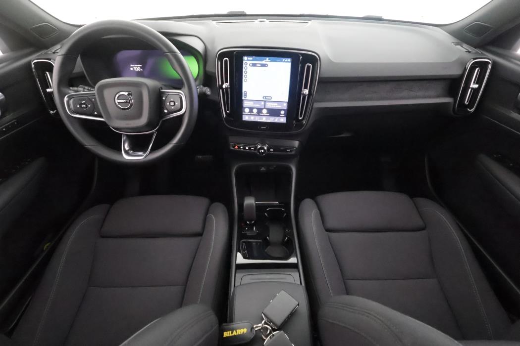 VOLVO XC40 2023