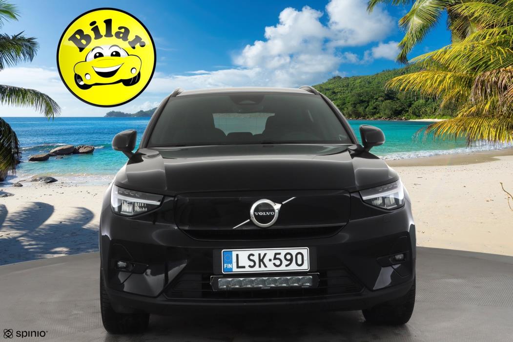 VOLVO XC40 2023