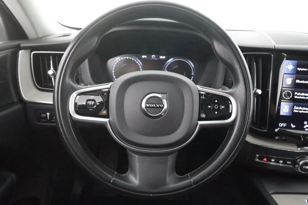 VOLVO XC60 2021