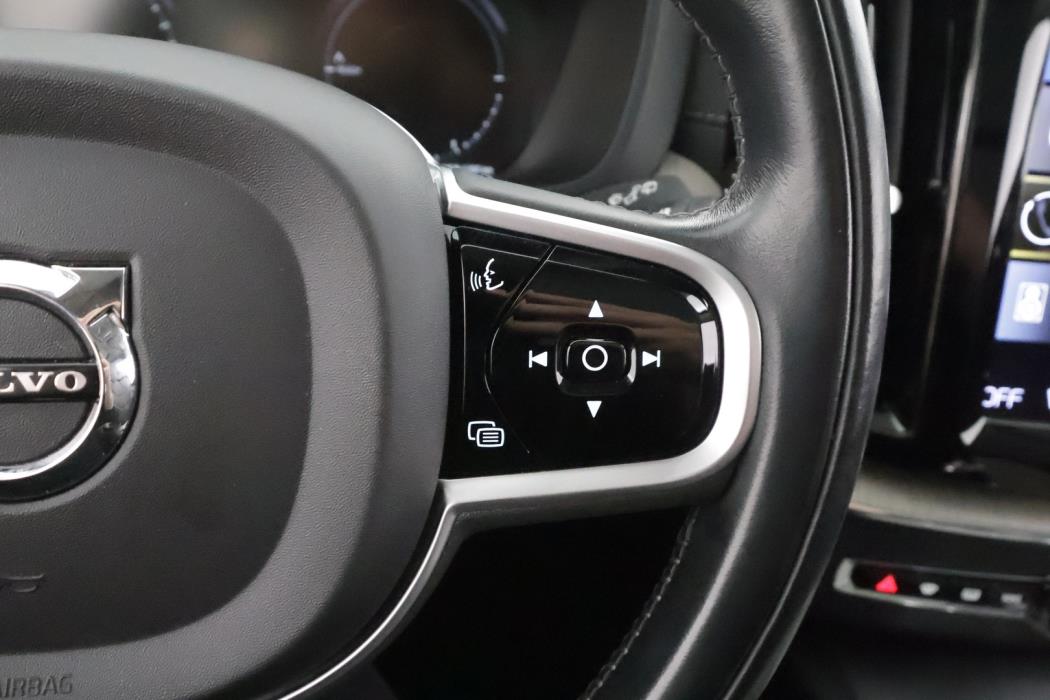 VOLVO XC60 2021