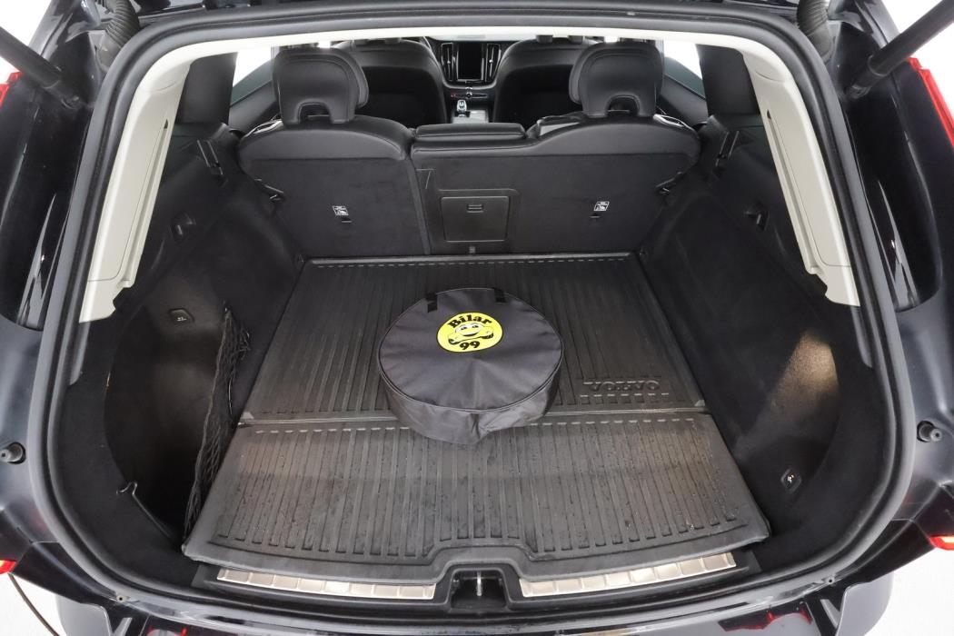 VOLVO XC60 2021