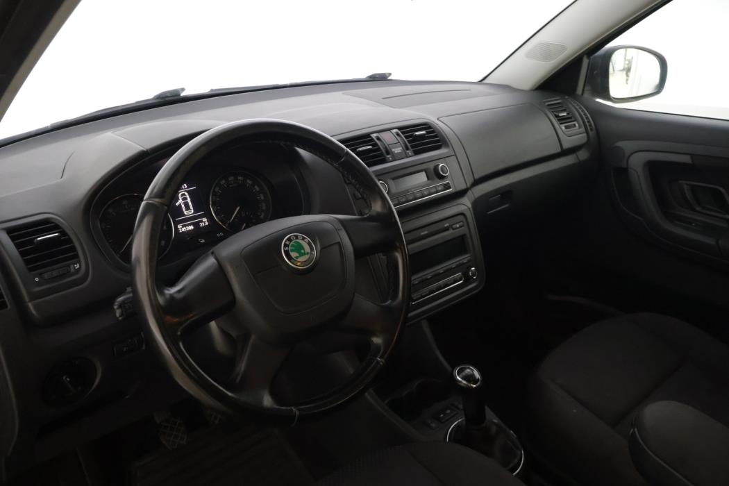 SKODA Fabia 2012