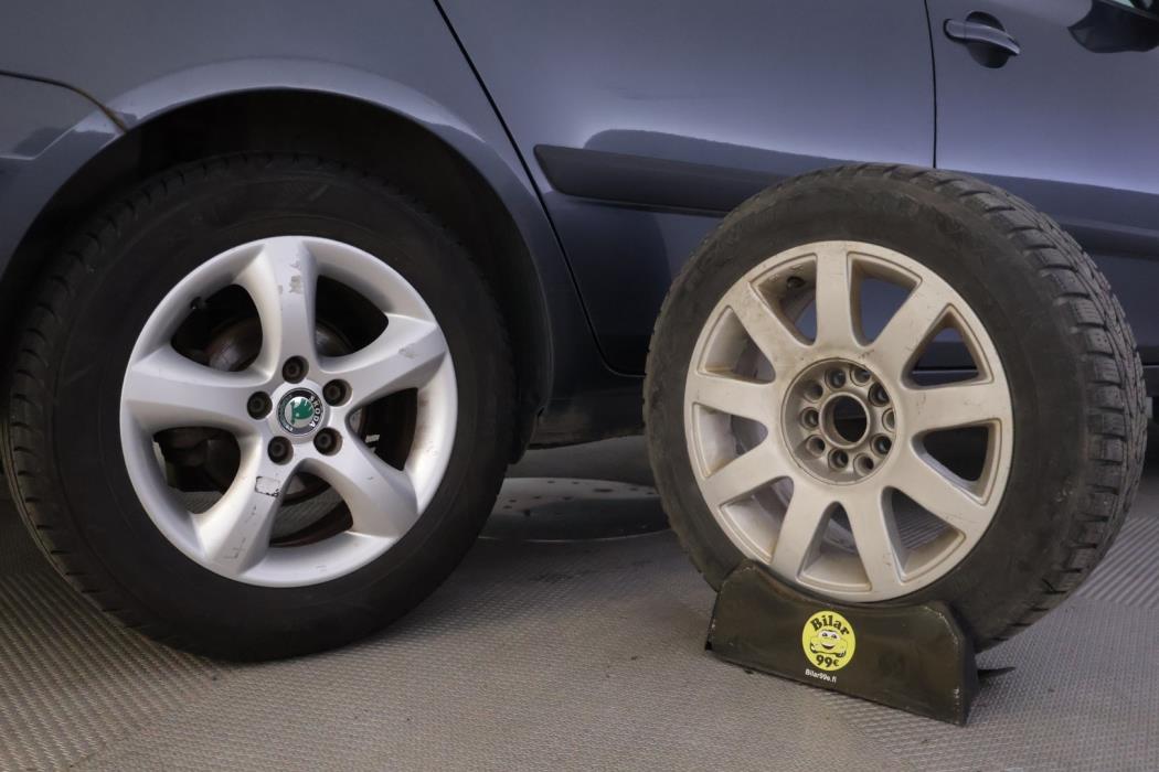 SKODA Fabia 2012