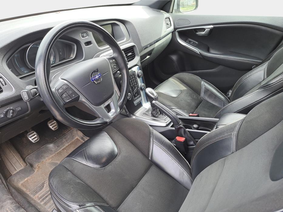 VOLVO V40 2013