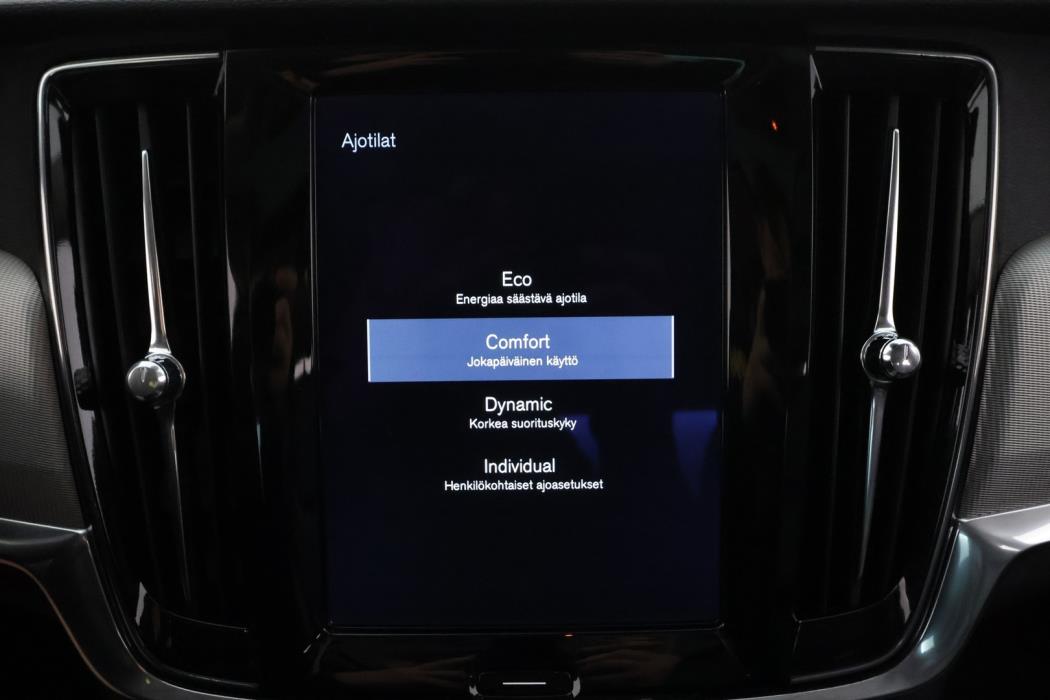 VOLVO S90 2016