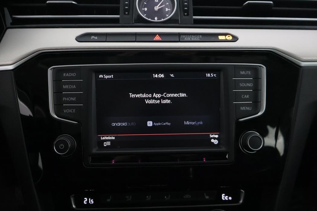 VOLKSWAGEN PASSAT 2016