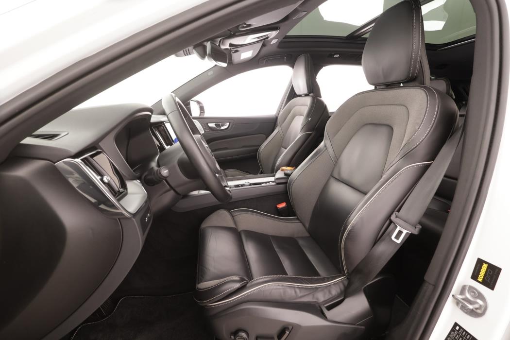 VOLVO XC60 2023