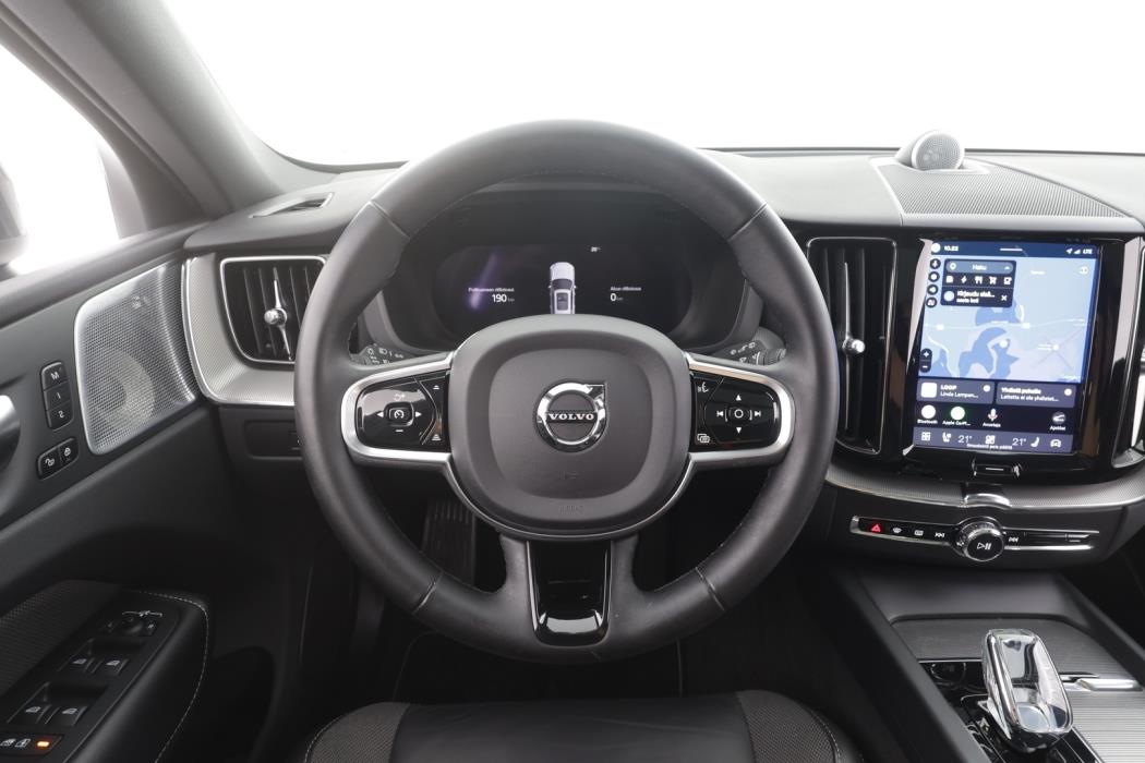 VOLVO XC60 2023