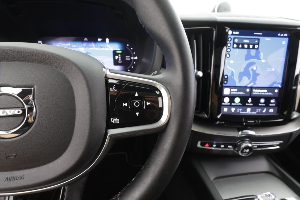 VOLVO XC60 2023