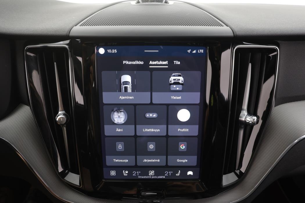 VOLVO XC60 2023