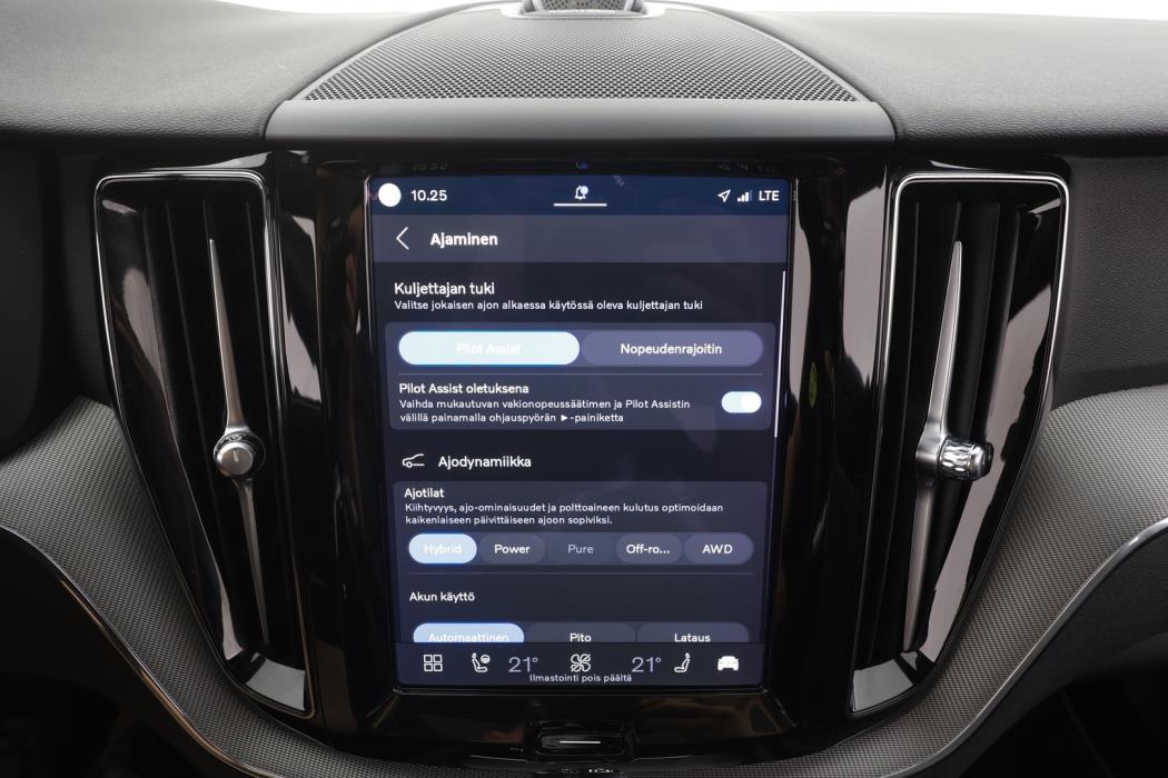 VOLVO XC60 2023