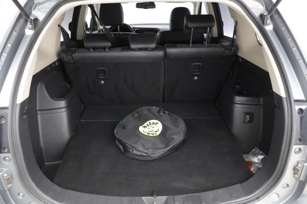 MITSUBISHI Outlander 2016