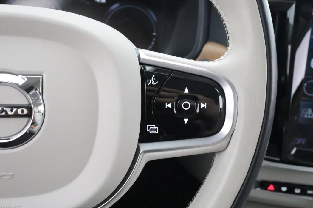 VOLVO V90 2021