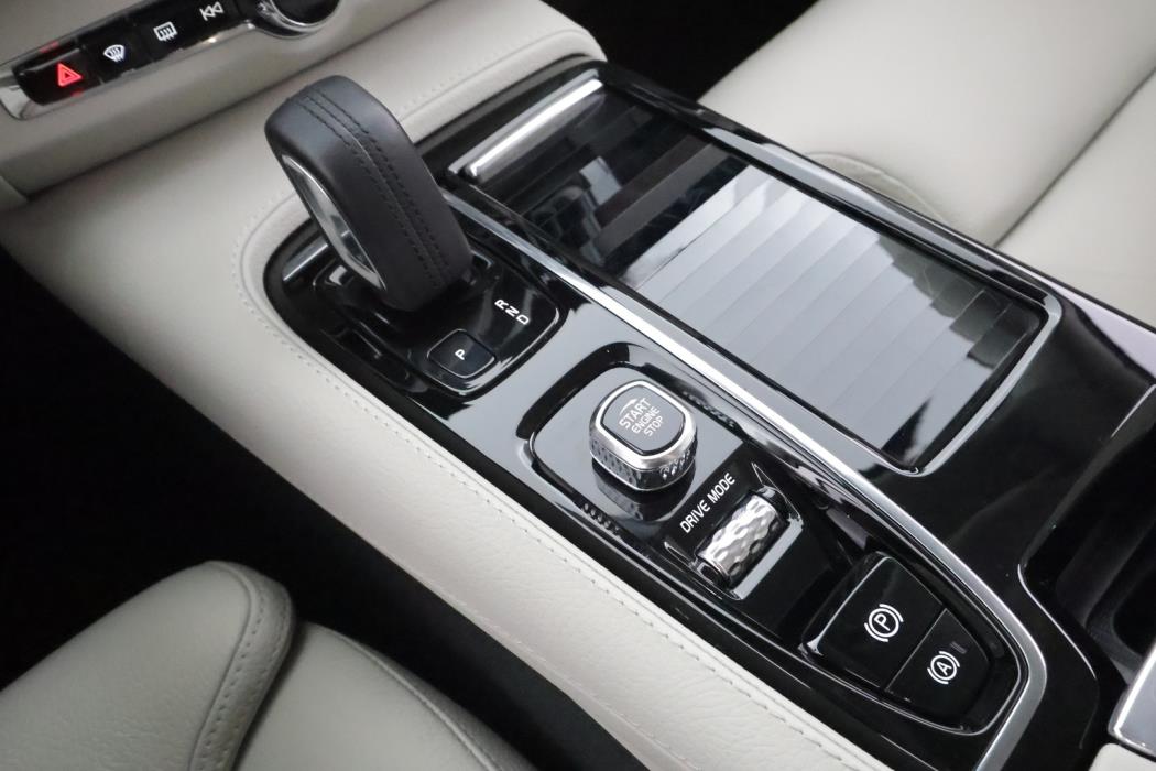 VOLVO V90 2021