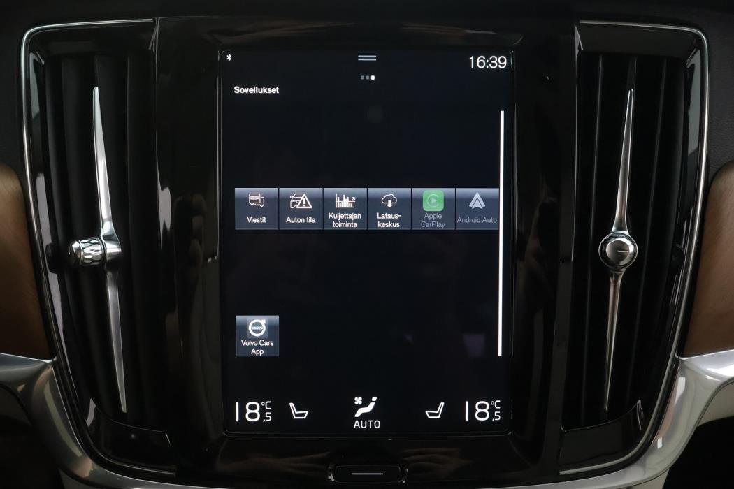 VOLVO V90 2021