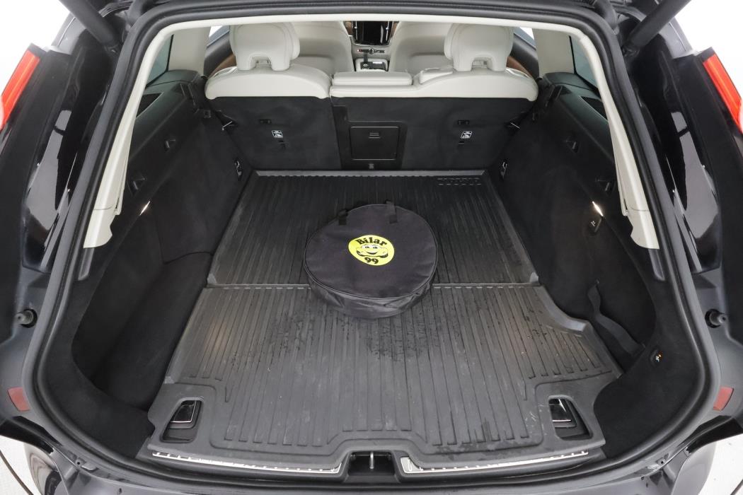 VOLVO V90 2021
