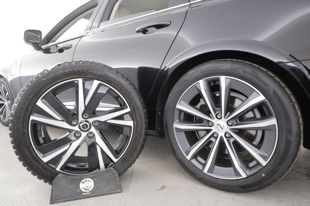 VOLVO V90 2021