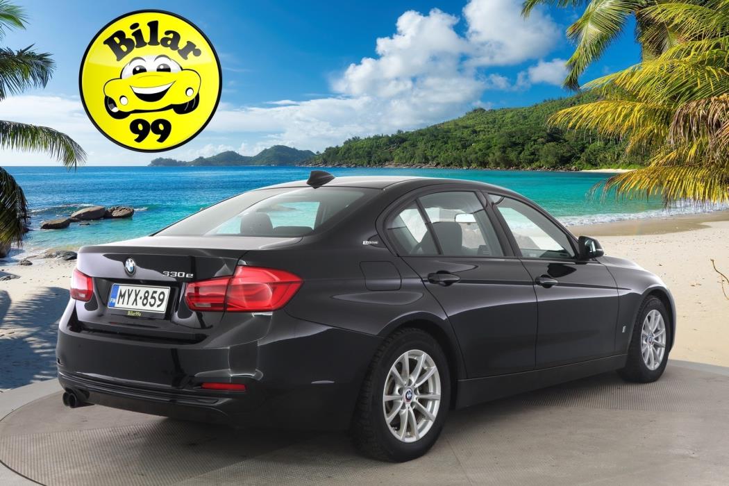 BMW 330 2018