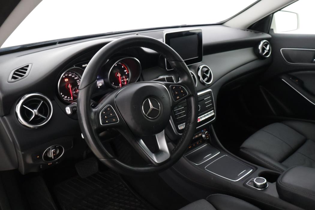 MERCEDES-BENZ GLA 2018