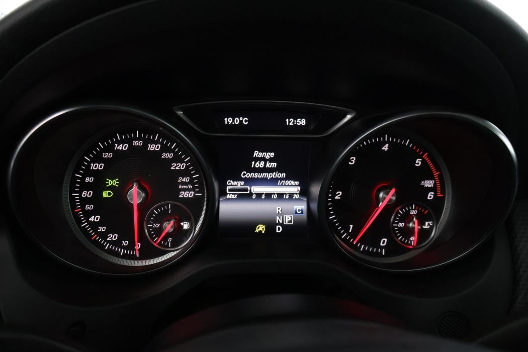 MERCEDES-BENZ GLA 2018