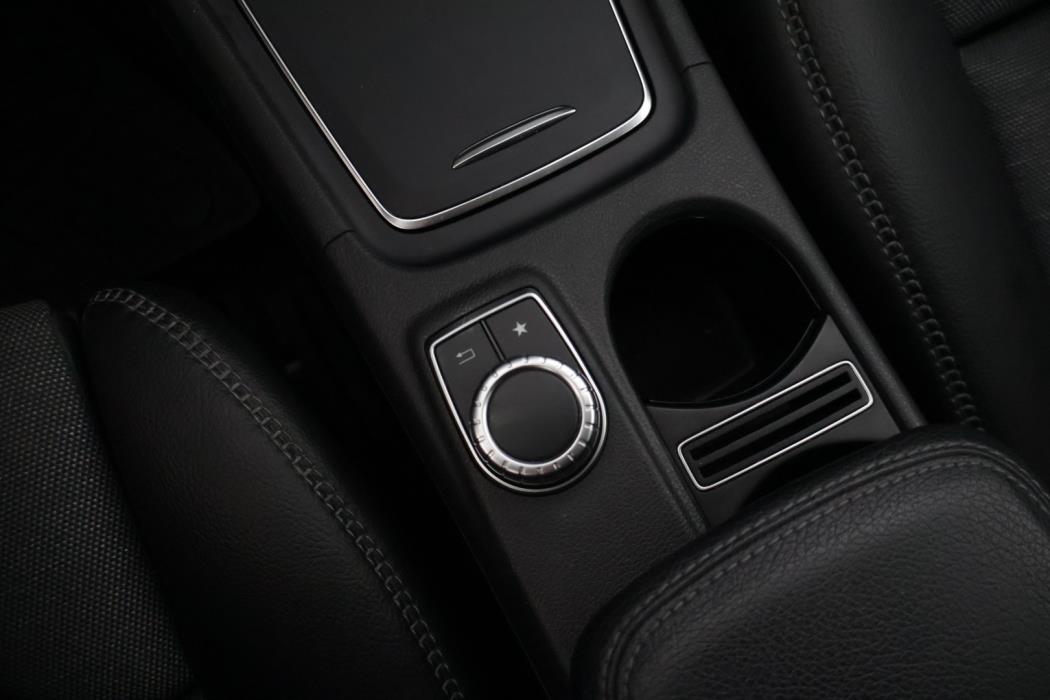 MERCEDES-BENZ GLA 2018