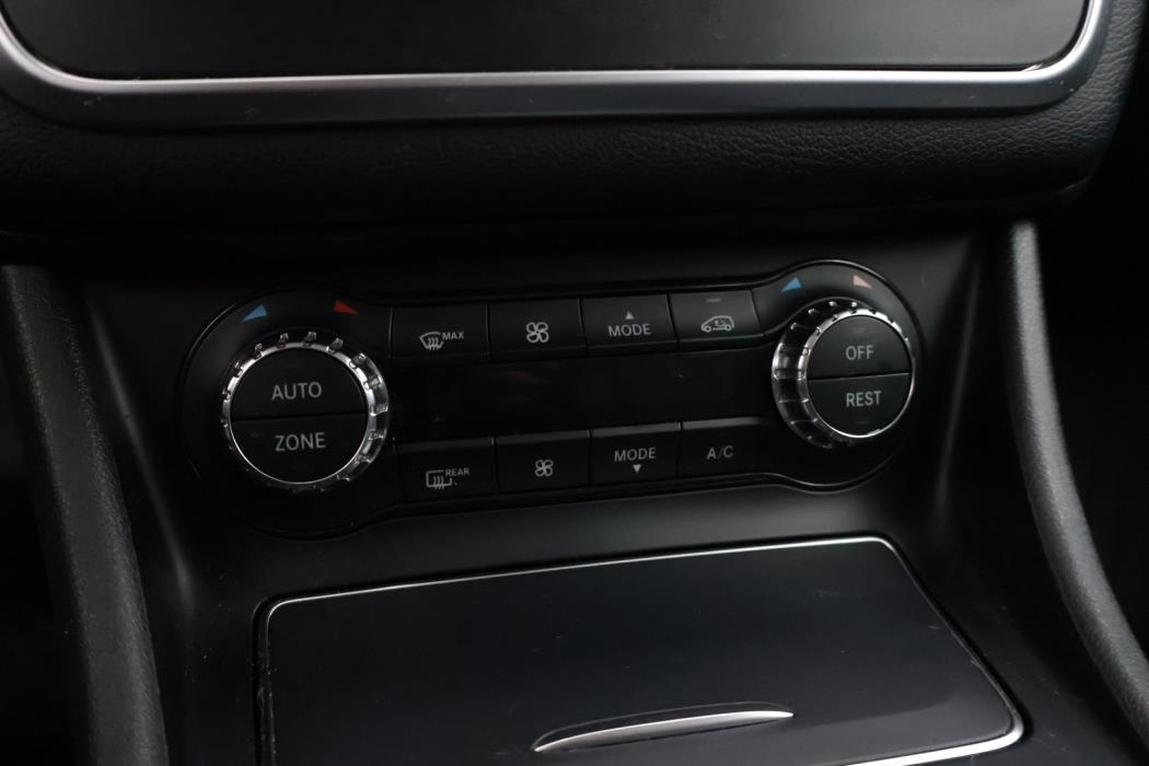 MERCEDES-BENZ GLA 2018