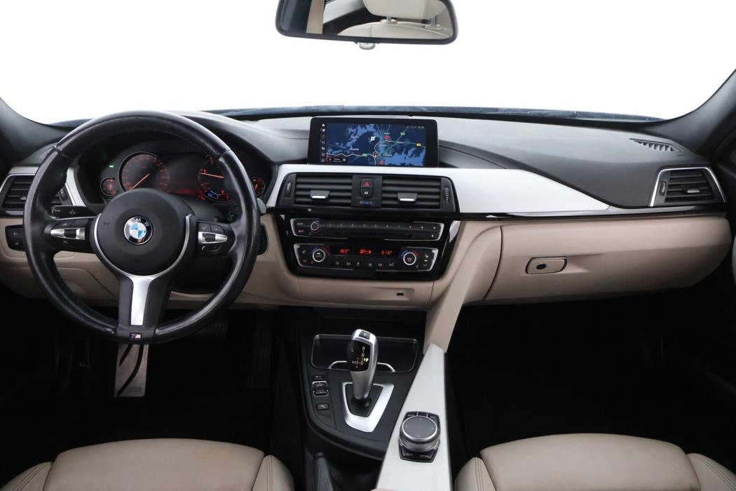 BMW 318 2019