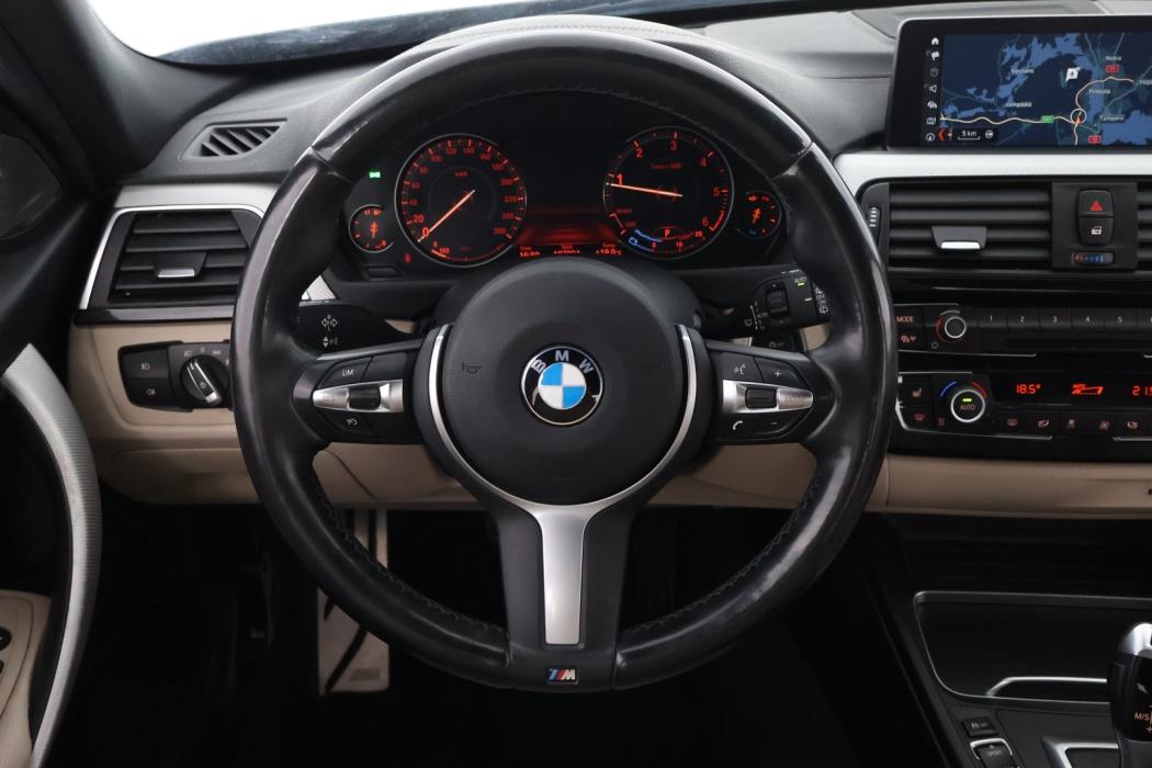 BMW 318 2019