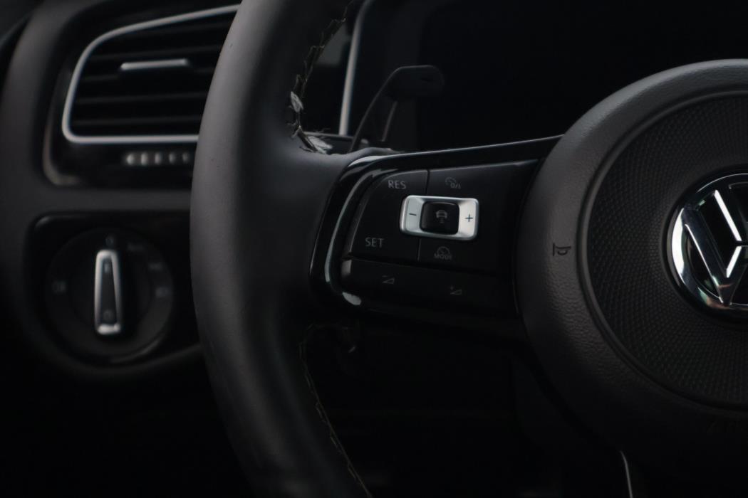 VOLKSWAGEN Golf 2018