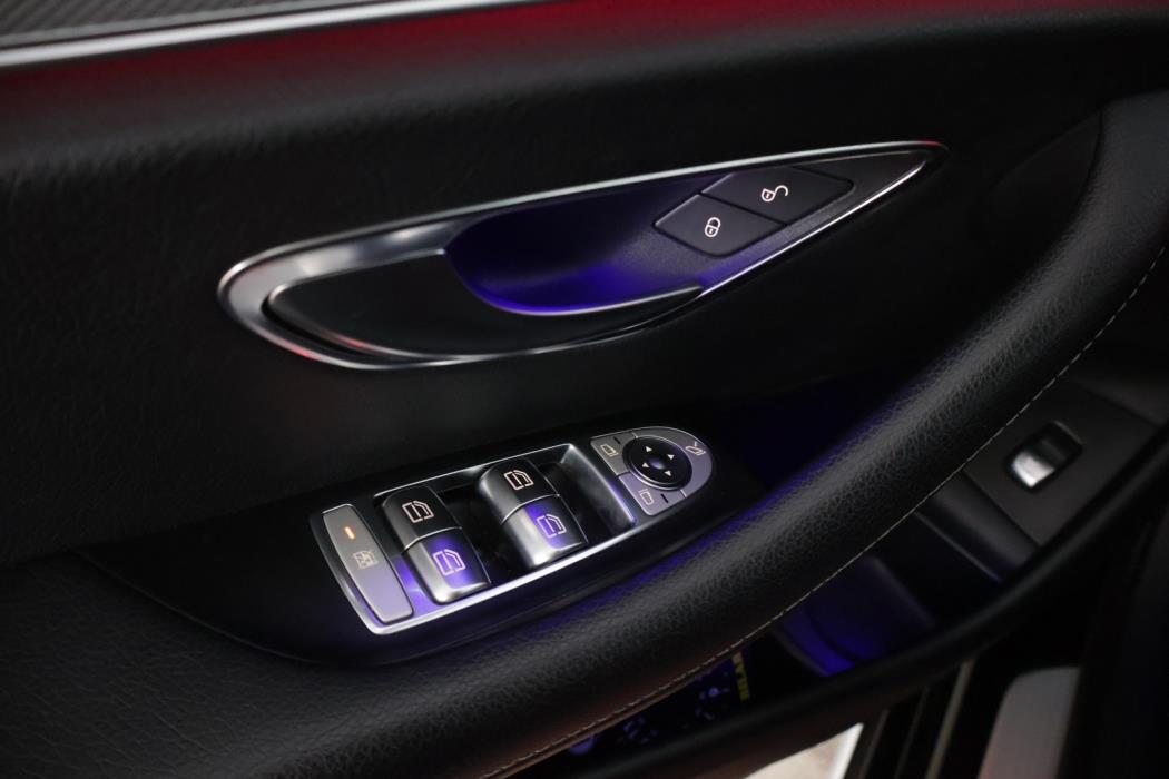 MERCEDES-BENZ E 2019