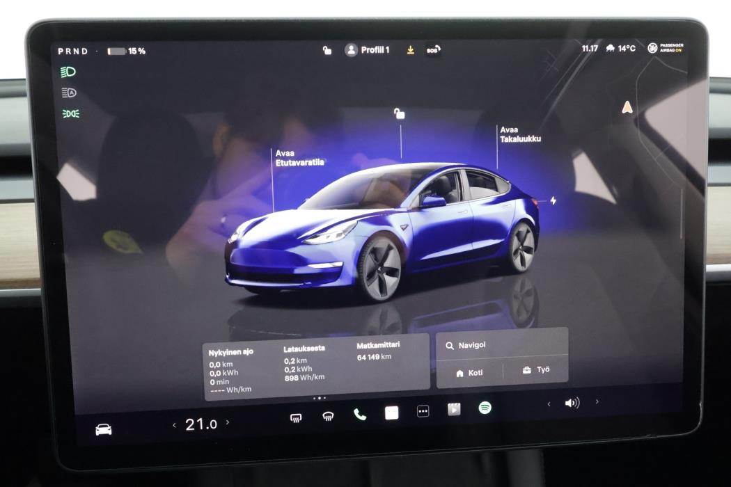 TESLA Model 3 2022