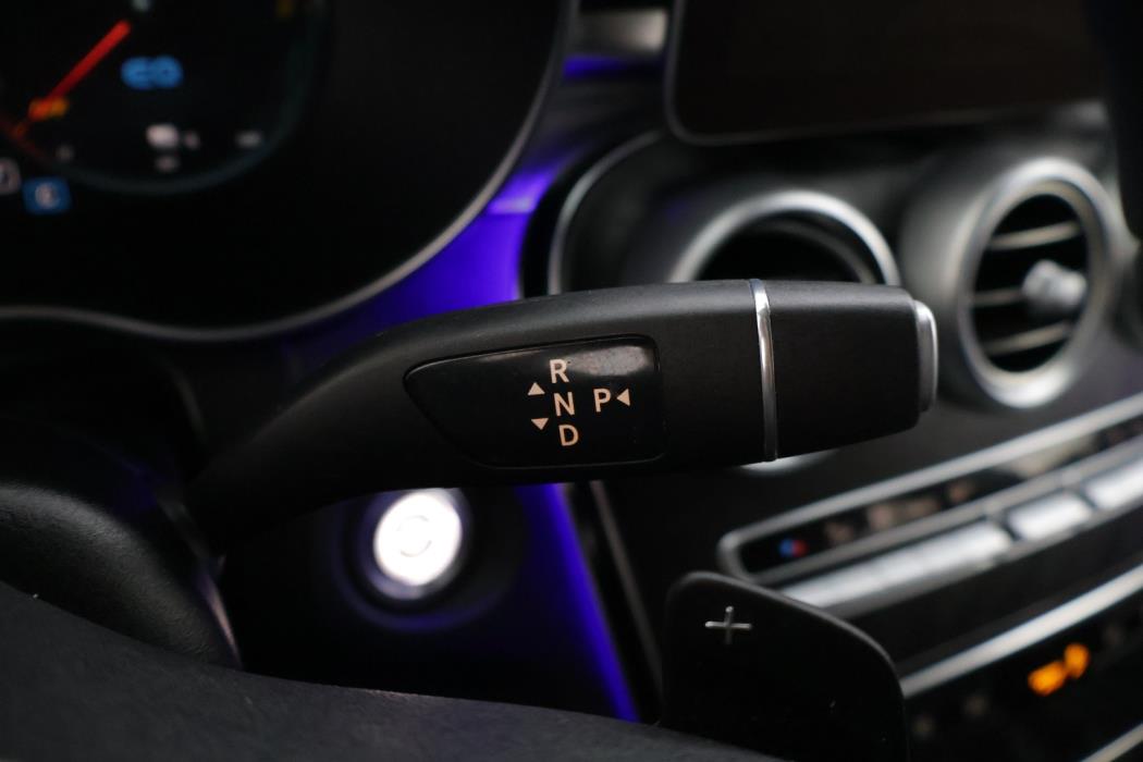 MERCEDES-BENZ GLC 2021