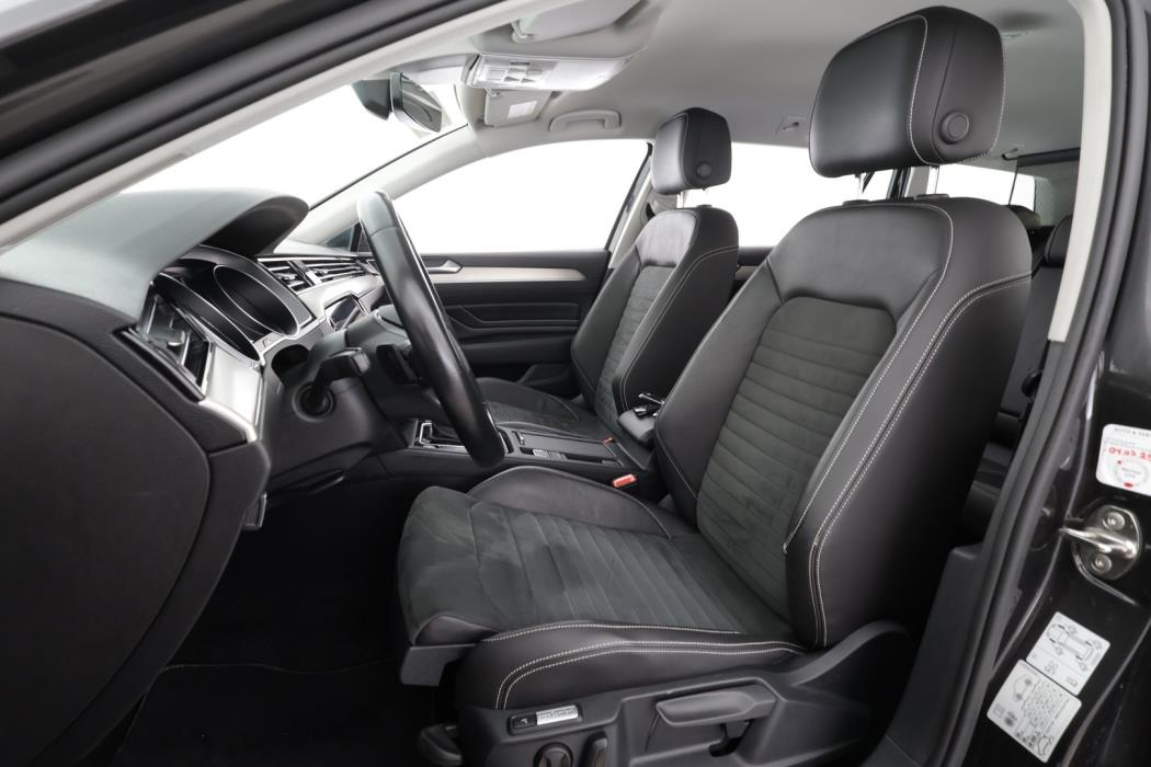 VOLKSWAGEN PASSAT 2022