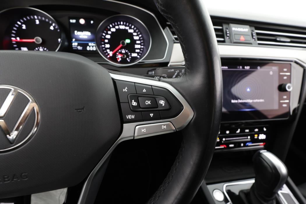 VOLKSWAGEN PASSAT 2022