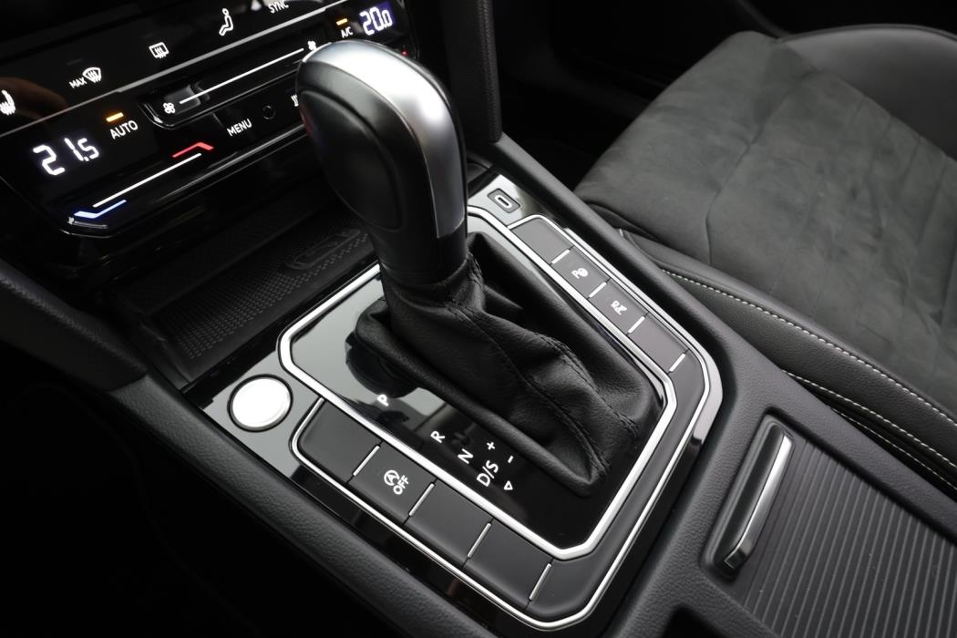 VOLKSWAGEN PASSAT 2022