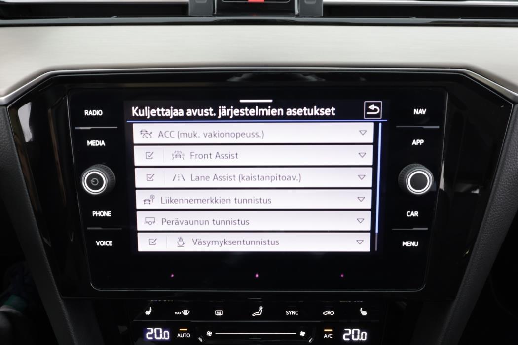 VOLKSWAGEN PASSAT 2022