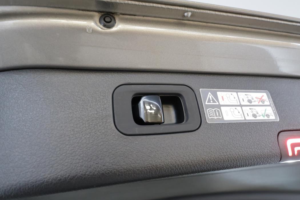 MERCEDES-BENZ C 2022