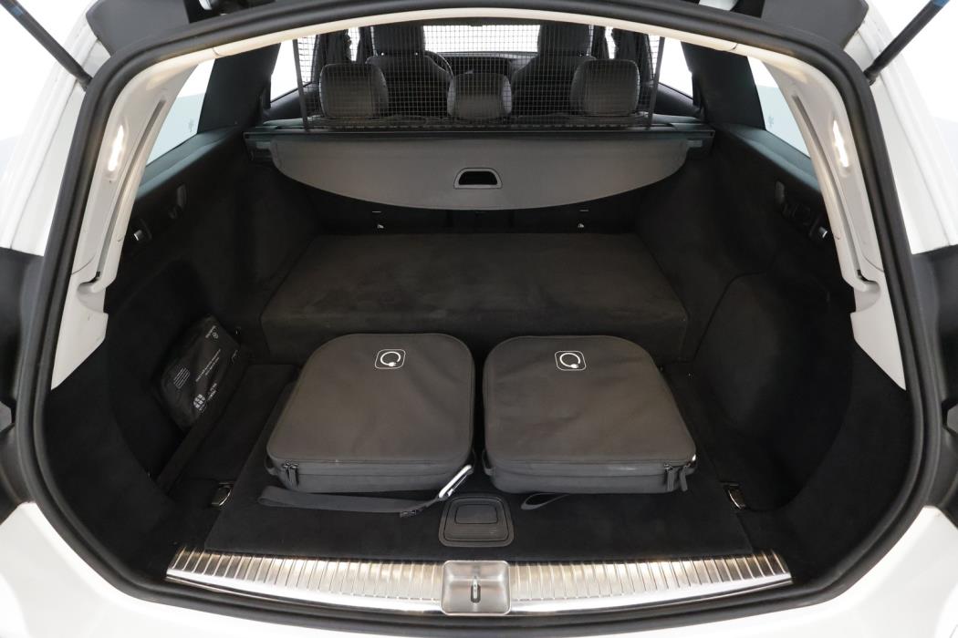 MERCEDES-BENZ E 2023