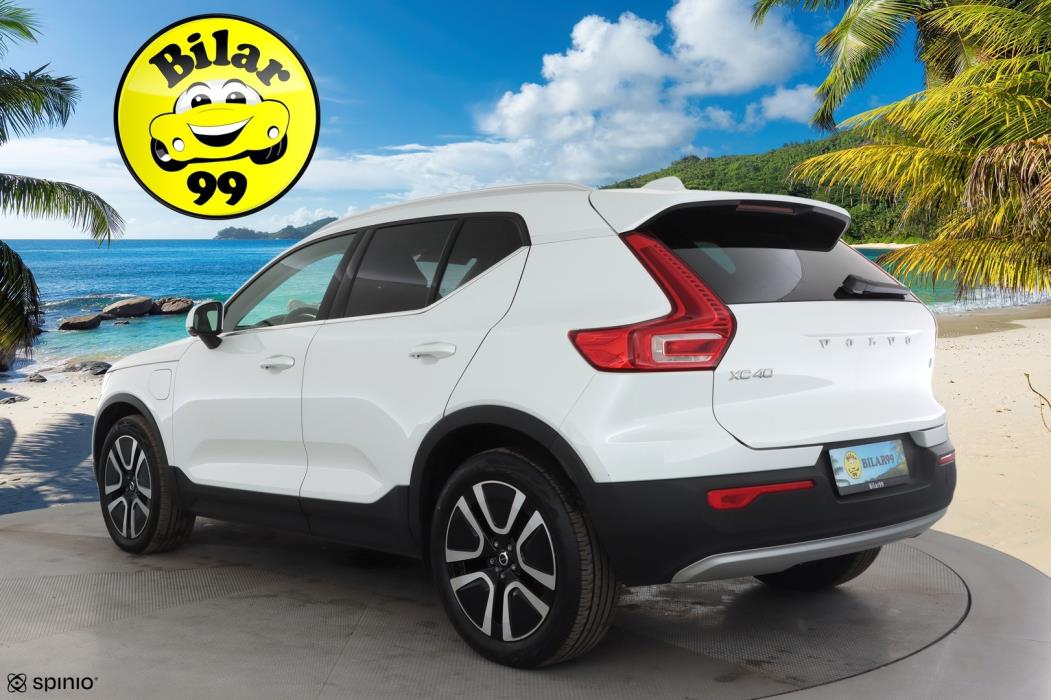 VOLVO XC40 2022