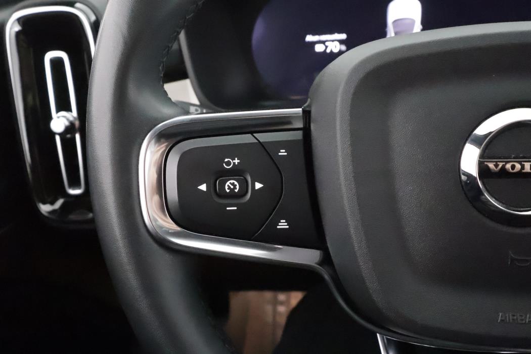VOLVO C40 2023