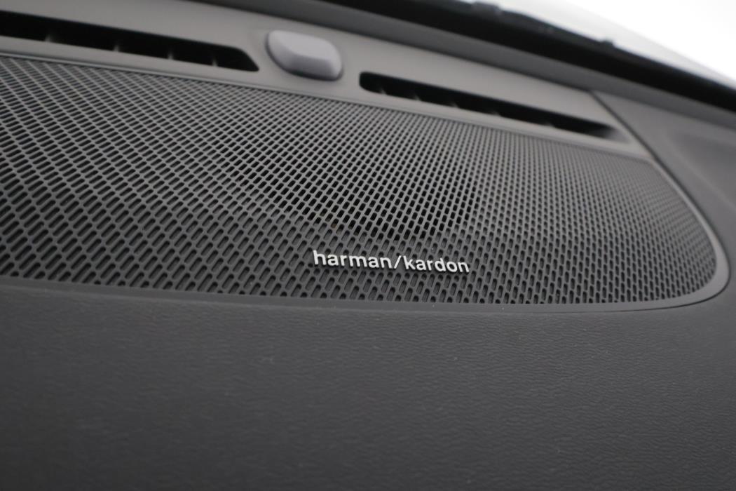 VOLVO C40 2023