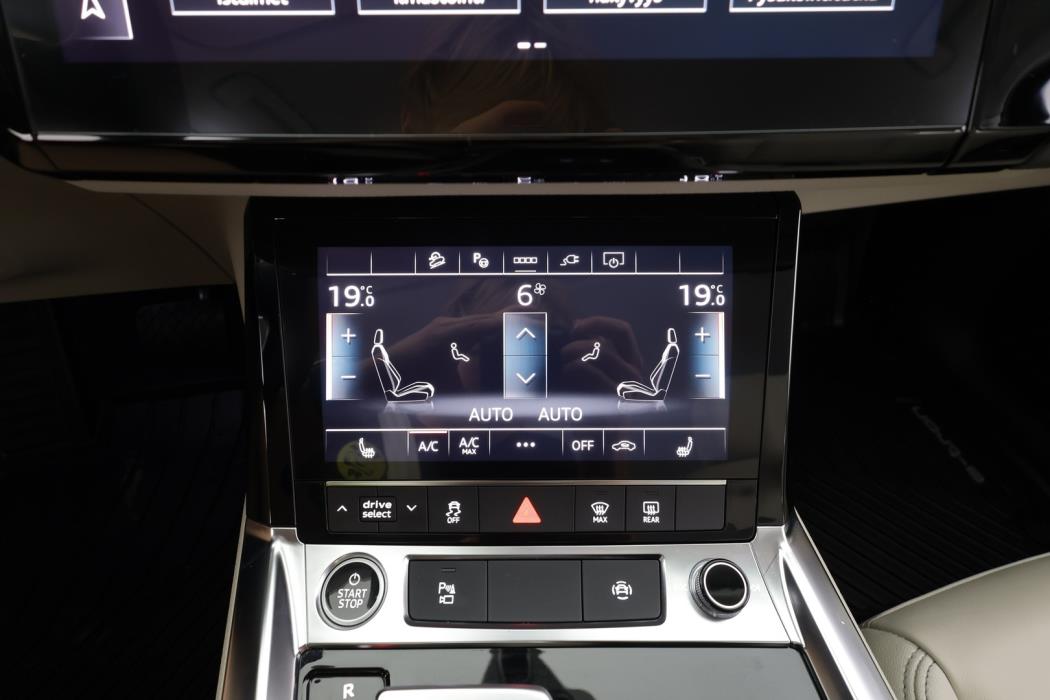 AUDI Q8 E-TRON 2024