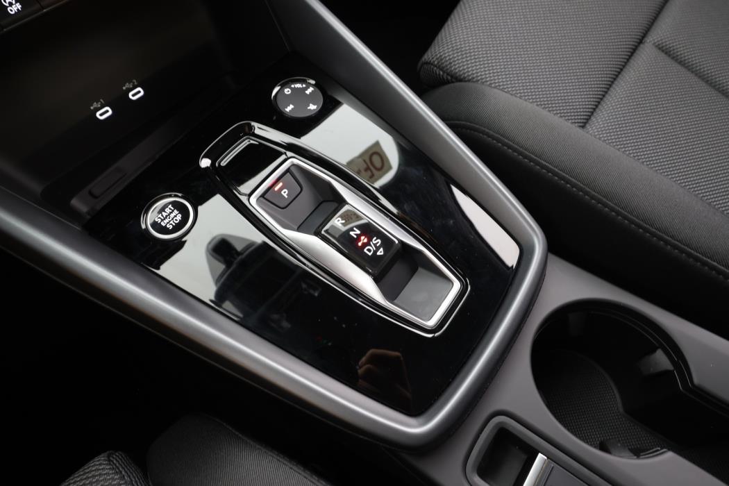 AUDI A3 2025