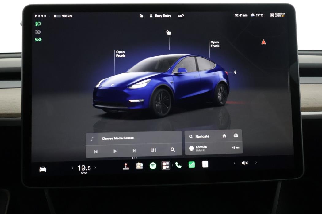 TESLA Model Y 2024