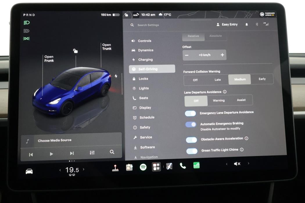 TESLA Model Y 2024